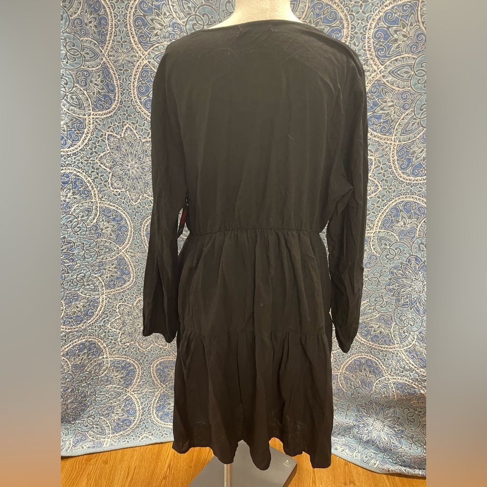 Black V-Neck long sleeve black dress - Picture 5 of 7